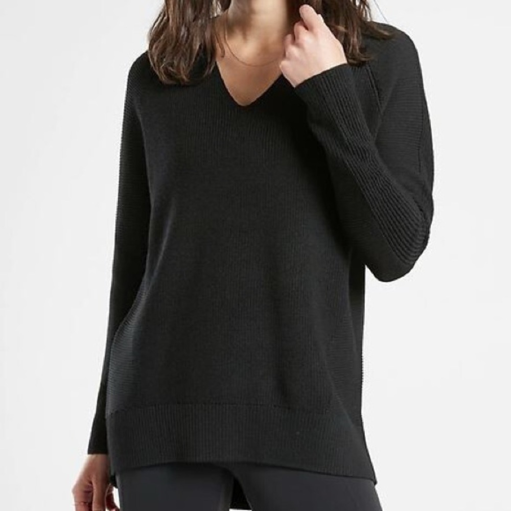 Athleta Hanover V-Neck II Sweater in great condition